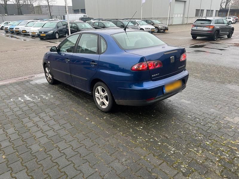 Gebraucht Seat Cordoba 92 PS (67 kW) 2004 Blau Limousine