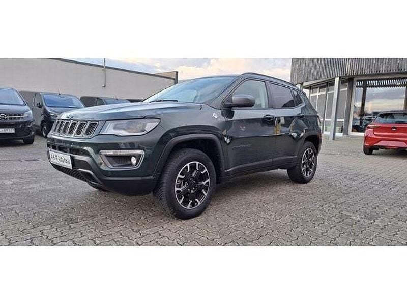 Gebraucht Jeep Compass Trailhawk 241 PS (177 kW) 2021 Techno green metallic clear co SUV