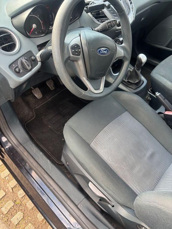 Gebraucht Ford Fiesta Trend 82 PS (60 kW) 2011 Schwarz Kleinwagen