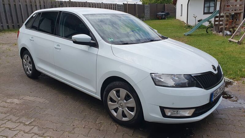 Weiß Gebraucht 2017 Skoda Rapid Ambition Limousine | 11.000 € (Fairer Preis) - Bild 1/4