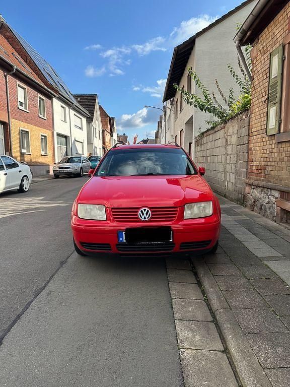 Rot Gebraucht 1999 VW Bora Trendline Limousine | 1.200 € (Superpreis) - Bild 1/4