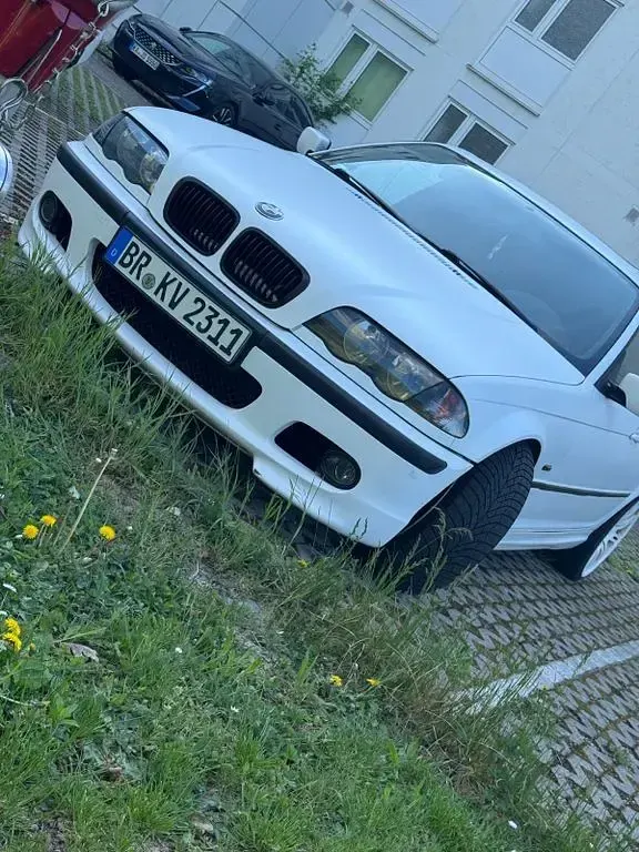 Occasion BMW 328 Performance 193 ch (141 kW) 1999 Blanc Berline