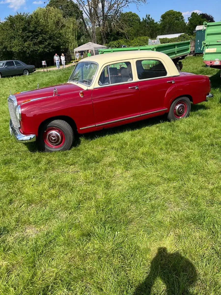 Gebraucht Mercedes 190 50 PS (36 kW) 1961 Rot Limousine