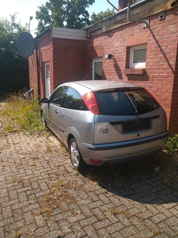 Second-hand Ford Focus 75 CP (55 kW) 2002 Argintiu Hatchback