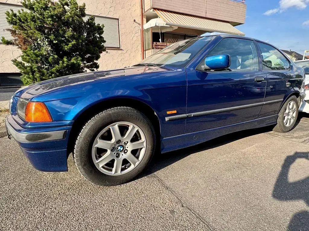 Gebraucht BMW 316 105 PS (77 kW) 1999 Blau Limousine
