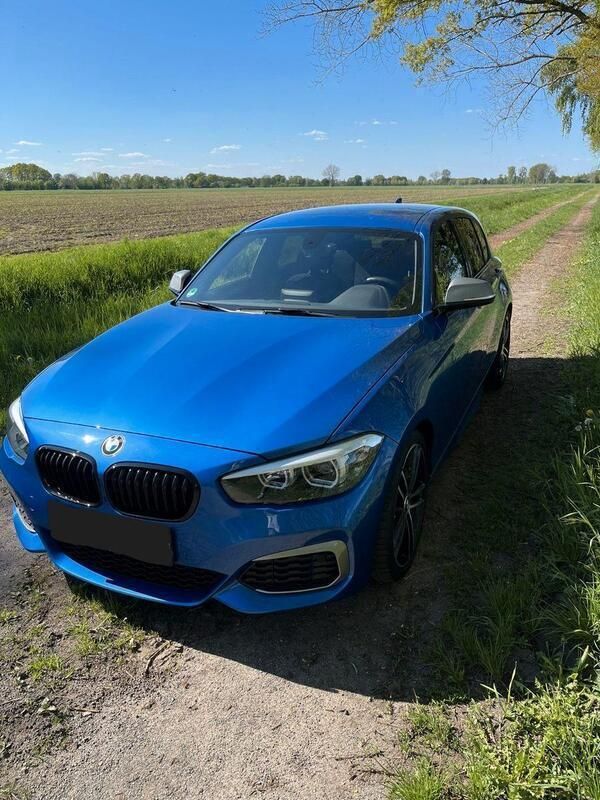 Blau Gebraucht 2018 BMW M140 M Sport Limousine | 34.400 € (Guter Preis) - Bild 1/4