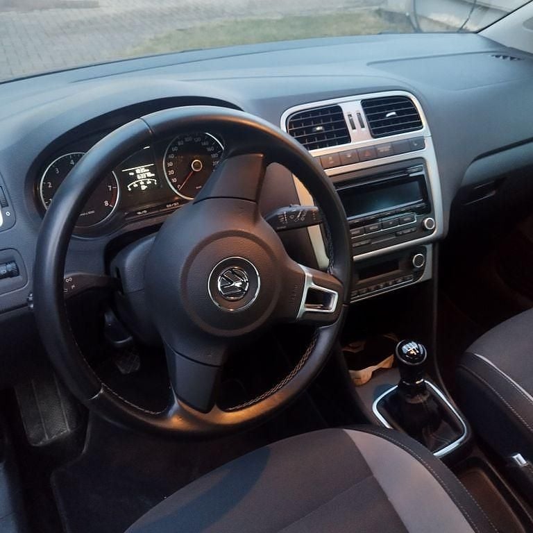 Gebraucht VW Polo Life 90 PS (66 kW) 2013 Blau Kleinwagen