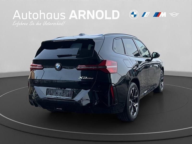 Neu BMW X3 M Sport 197 PS (144 kW) 2026 Black sapphire SUV