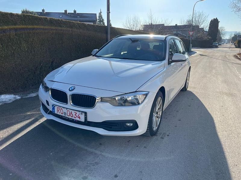 Gebraucht BMW 330 Advantage 258 PS (189 kW) 2015 Weiß Kombi