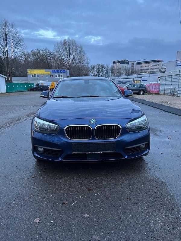 Blau Gebraucht 2017 BMW 118 Kleinwagen | 13.000 € (Superpreis) - Bild 1/4
