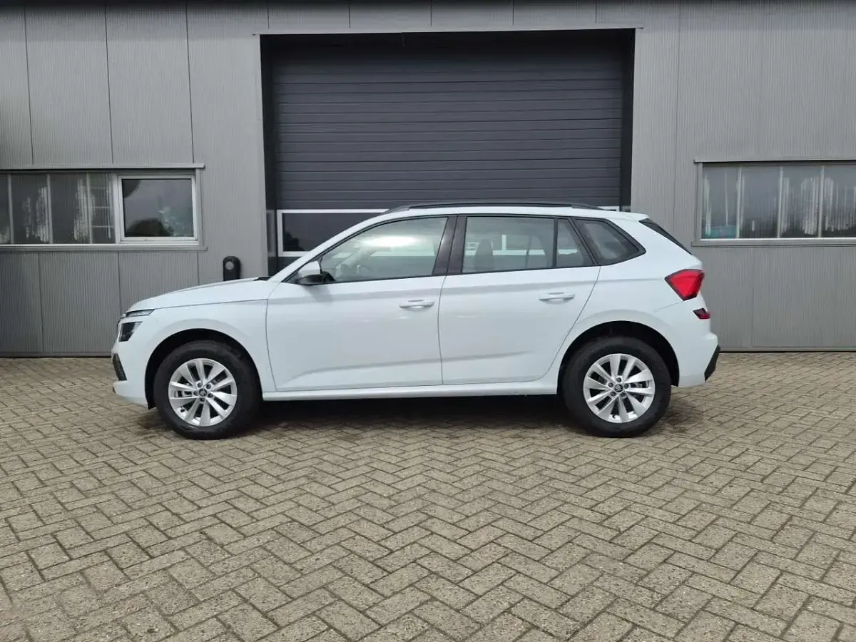 Neu Skoda Kamiq Selection 116 PS (85 kW) 2026 Moonweiß perleffekt SUV