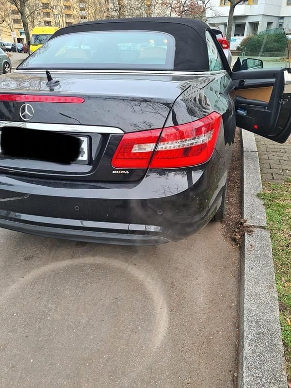 Second-hand Mercedes E250 204 CP (150 kW) 2012 Negru Cabrio