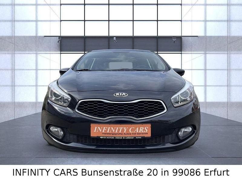 Gebraucht Kia Ceed Edition 7 99 PS (72 kW) 2015 Schwarz Kleinwagen