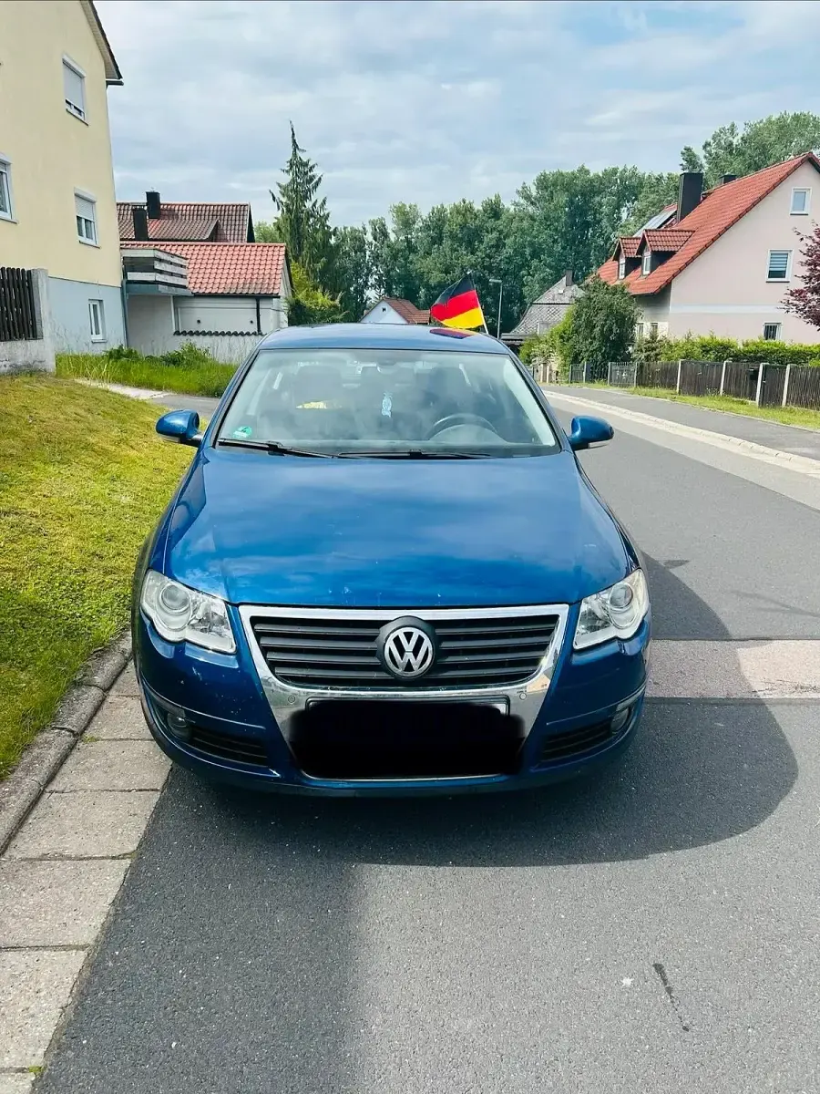 Gebraucht VW Passat 115 PS (84 kW) 2006 Blau Limousine