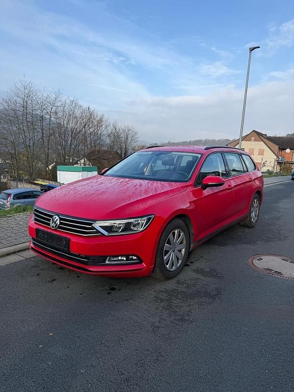 Rot Gebraucht 2015 VW Passat Kombi | 7.999 € (Guter Preis) - Bild 1/4