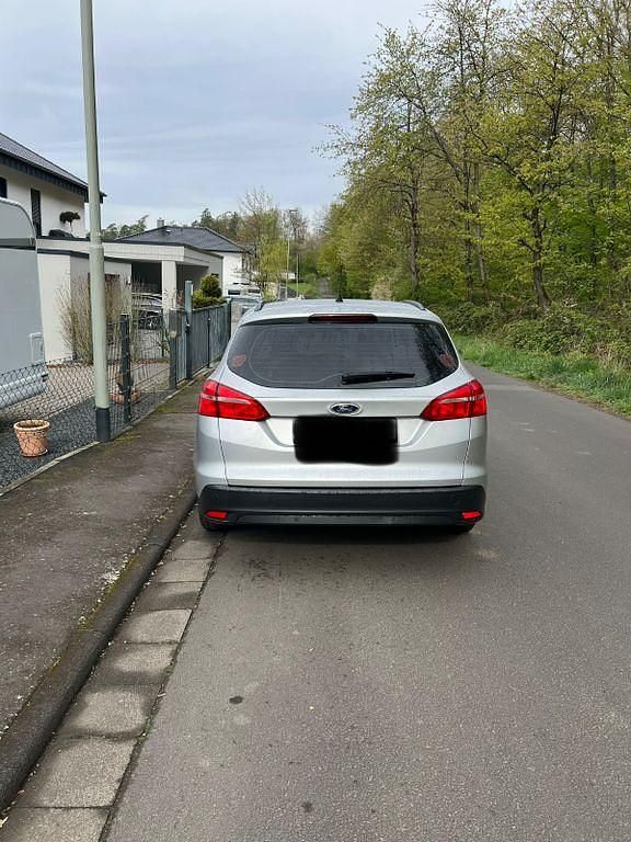 Gebraucht Ford Focus Business Edition 120 PS (88 kW) 2016 Silber Kombi