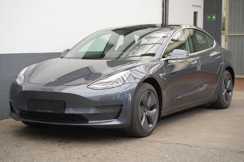 Gebraucht Tesla Model 3 Standard Range 239 kW (325 PS) 2019 Grau Limousine