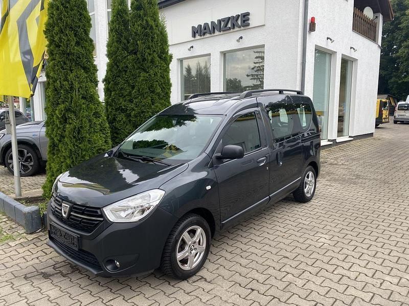 Grau Gebraucht 2018 Dacia Dokker Essentiel Van | 10.190 € (Fairer Preis) - Bild 1/4