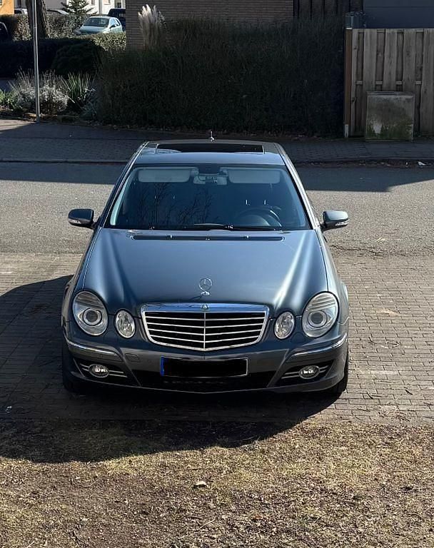 Gebraucht Mercedes E280 Avantgarde 231 PS (169 kW) 2007 Grau Limousine