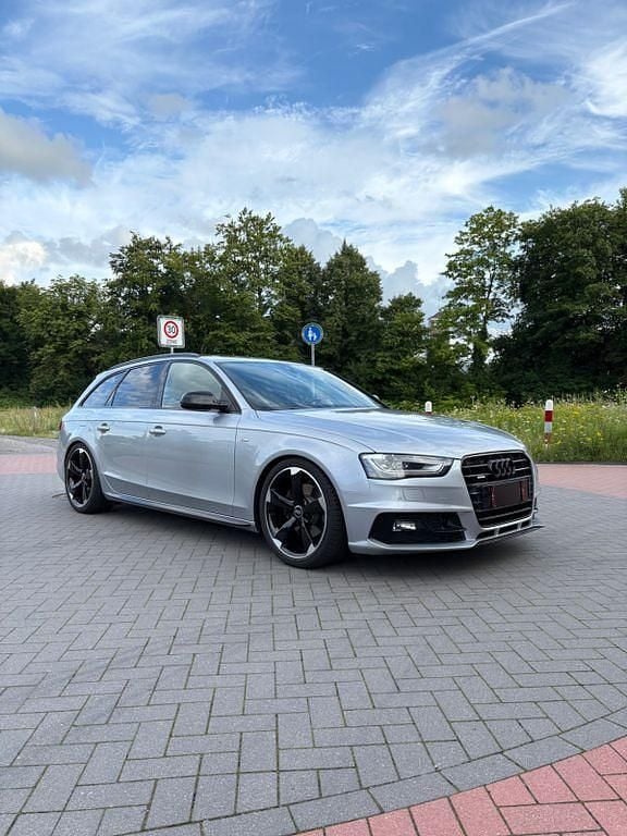Używany Audi A4 S-Line 190 KM (139 kW) 2015 Srebrny Kombi