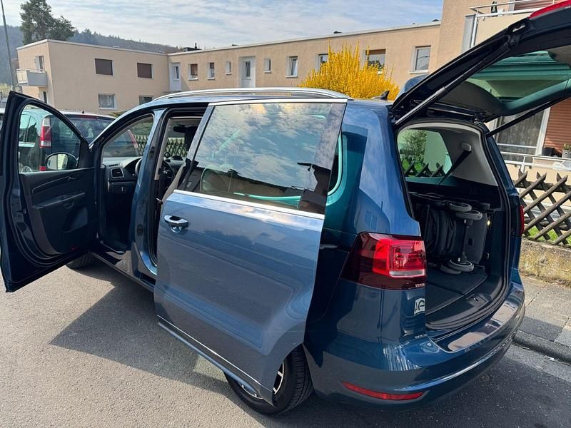Gebraucht VW Sharan Allstar 150 PS (110 kW) 2017 Blau Van / Kleinbus