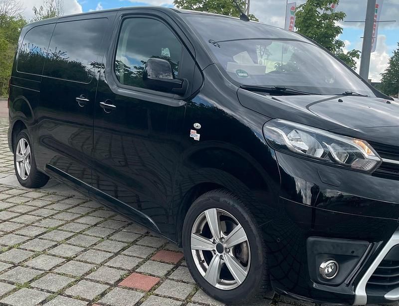Gebraucht Toyota Proace Verso 150 PS (110 kW) 2018 Schwarz Kombi