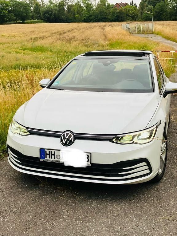 Weiß Gebraucht 2020 VW Golf VIII Life Limousine | 17.200 € (Fairer Preis) - Bild 1/4