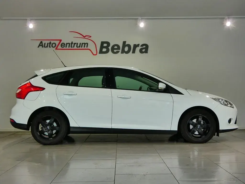 Gebraucht Ford Focus 101 PS (74 kW) 2014 Weiß Limousine