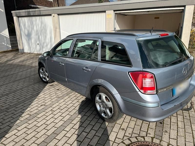 Gebraucht Opel Astra 125 PS (91 kW) 2008 Silber Kombi