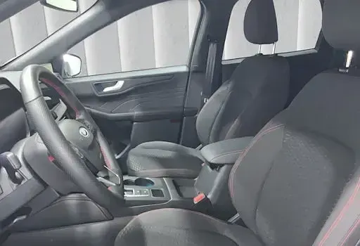 Gebraucht Ford Kuga ST-Line 243 PS (178 kW) 2024 Frozen white SUV