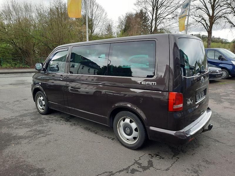 Gebraucht VW Transporter Team 179 PS (131 kW) 2010 Samoa/dark wood Van