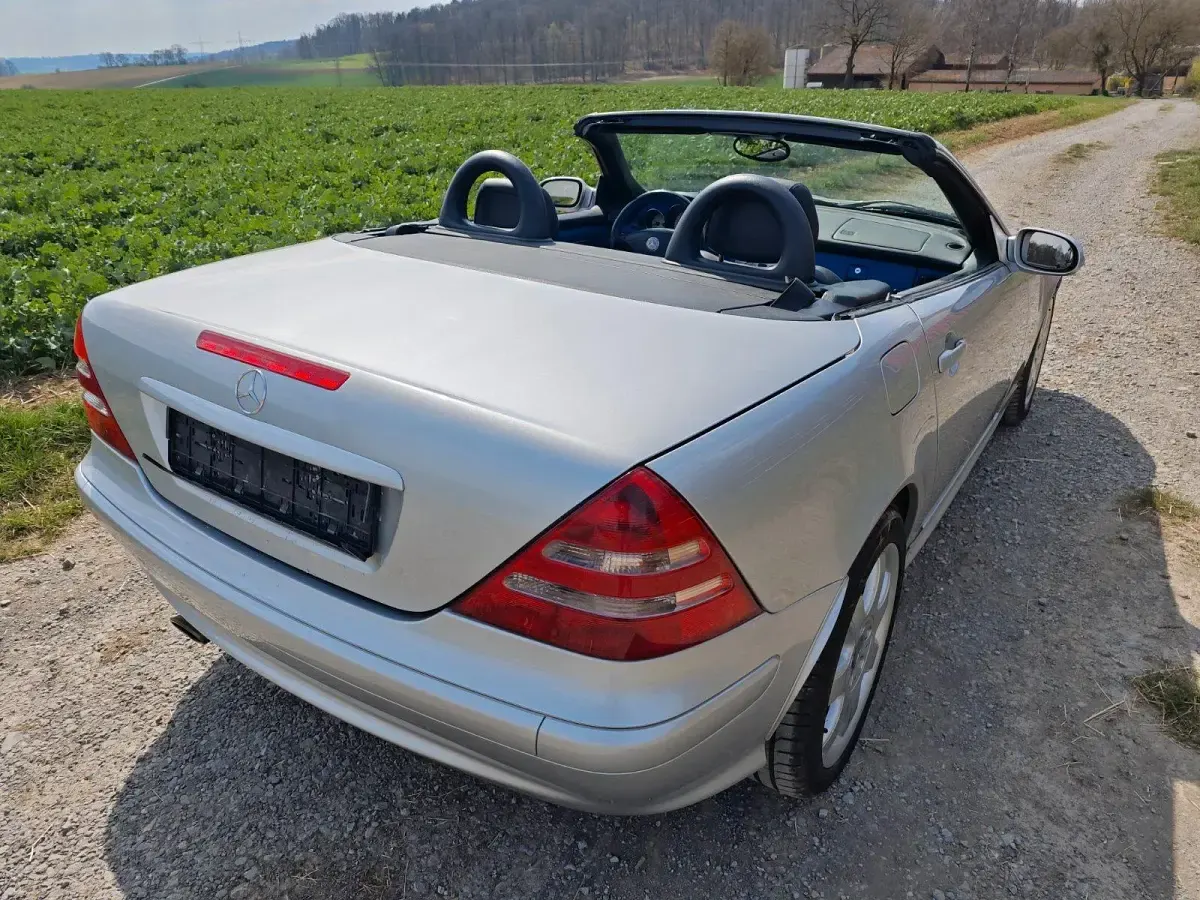 Gebraucht Mercedes SLK320 218 PS (160 kW) 2000 Silber Cabrio