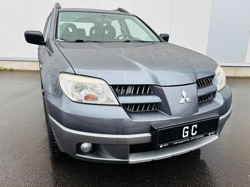 Gebraucht Mitsubishi Outlander Invite 135 PS (99 kW) 2006 Grau SUV