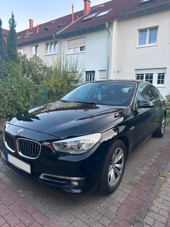 Schwarz Gebraucht 2013 BMW 520 Gran Turismo Luxury Line Limousine | 11.000 € (Teuer) - Bild 1/4
