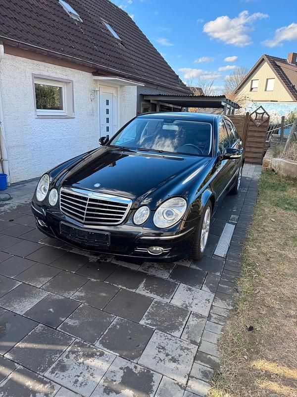 Usata Mercedes E200 190 CV (139 kW) 2007 Nero Berlina