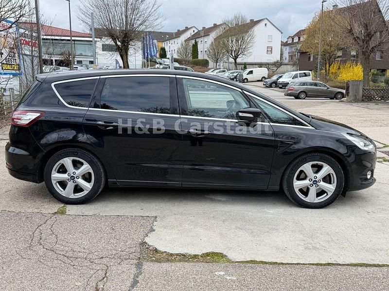 Gebraucht Ford S-MAX Titanium 179 PS (131 kW) 2016 Schwarz Van / Kleinbus