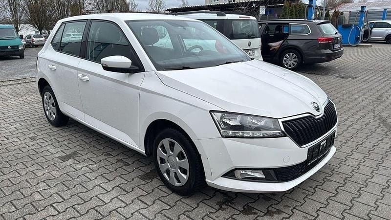 Gebraucht Skoda Fabia Active 60 PS (44 kW) 2019 Weiß Limousine