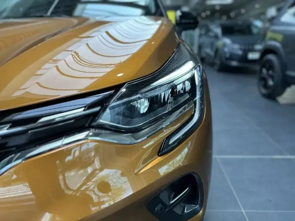Gebraucht Renault Captur Intens 158 PS (116 kW) 2021 Taklamakanorange metallic/dach (metallic) SUV