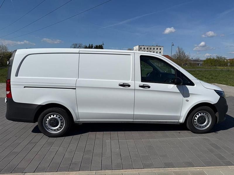 Gebraucht Mercedes Vito 102 PS (75 kW) 2022 Weiß Van