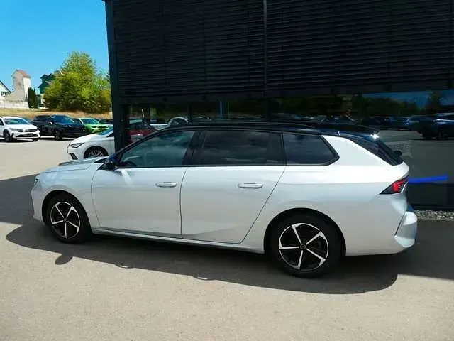 Gebraucht Opel Astra 131 PS (96 kW) 2025 Silber Kleinwagen