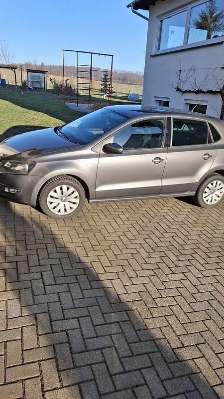 Gebraucht VW Polo Life 90 PS (66 kW) 2013 Grau Kleinwagen