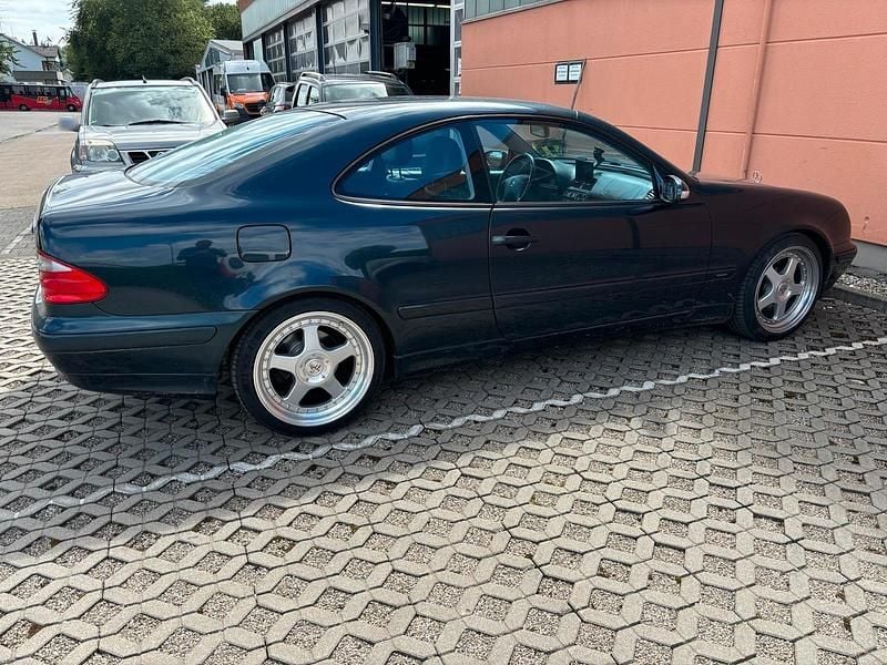 Gebraucht Mercedes CLK230 197 PS (144 kW) 2000 Schwarz Coupé