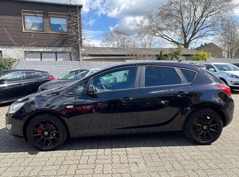 Schwarz Gebraucht 2010 Opel Astra Edition Limousine | 4.300 € (Fairer Preis) - Bild 1/4