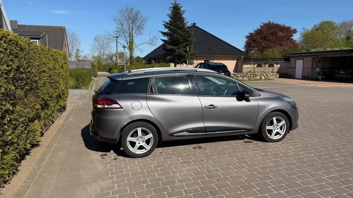 Gebraucht Renault Clio IV Life 75 PS (55 kW) 2016 Silber Kleinwagen