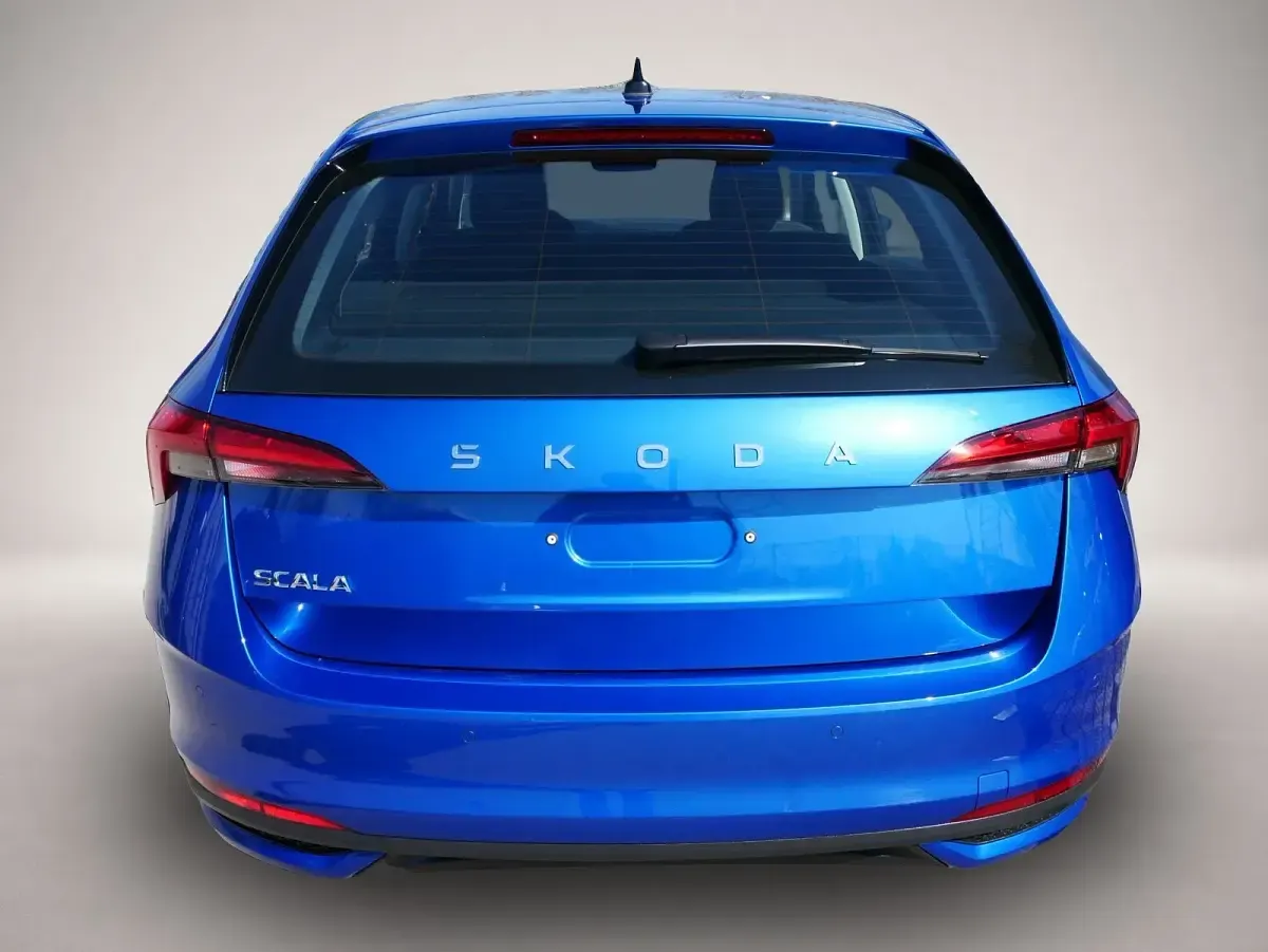 Neu Skoda Scala Selection 150 PS (110 kW) 2026 Blau Kleinwagen