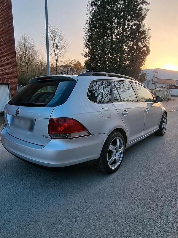 Gebraucht VW Golf V 105 PS (77 kW) 2009 Silber Kombi