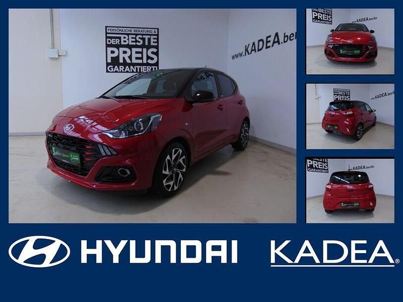 Dragon red/ phantom black / mi Gebraucht 2021 Hyundai i10 Kleinwagen | 14.650 € - Bild 1/4
