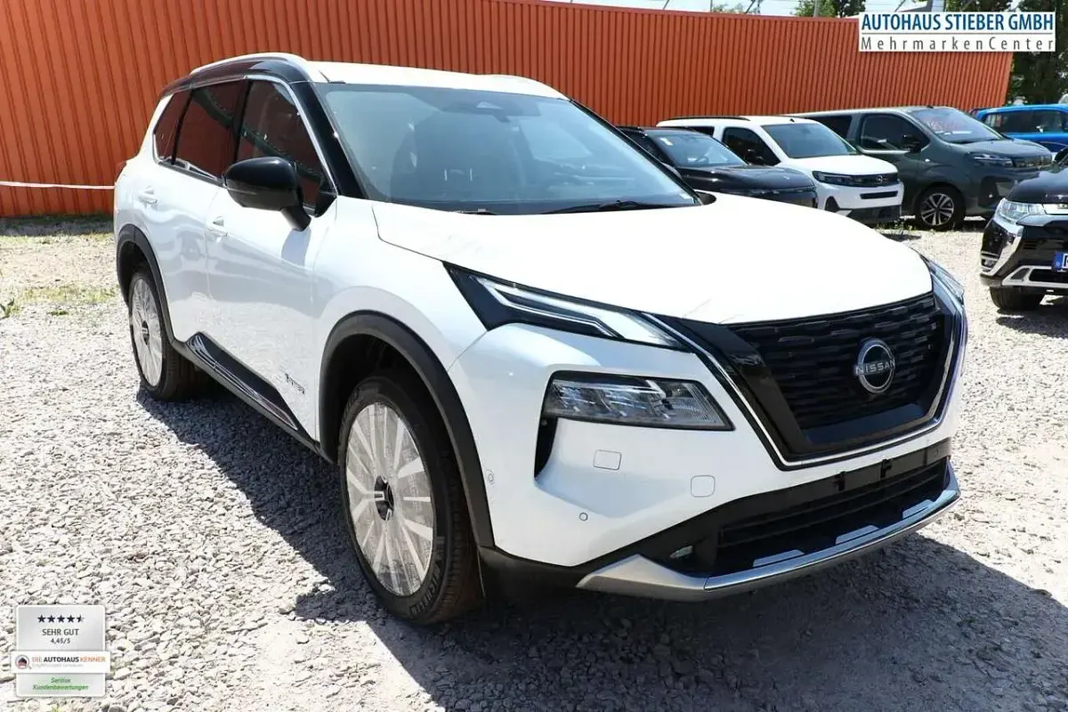 Neu Nissan X-Trail Tekna+ 213 PS (156 kW) 2026 Pearl white perleffekt / dachfar SUV