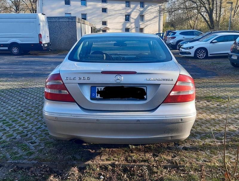 Gebraucht Mercedes CLK200 163 PS (119 kW) 2002 Silber Coupé