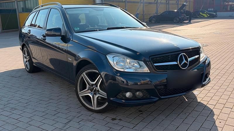 Gebraucht Mercedes C180 120 PS (88 kW) 2011 Blau Kombi